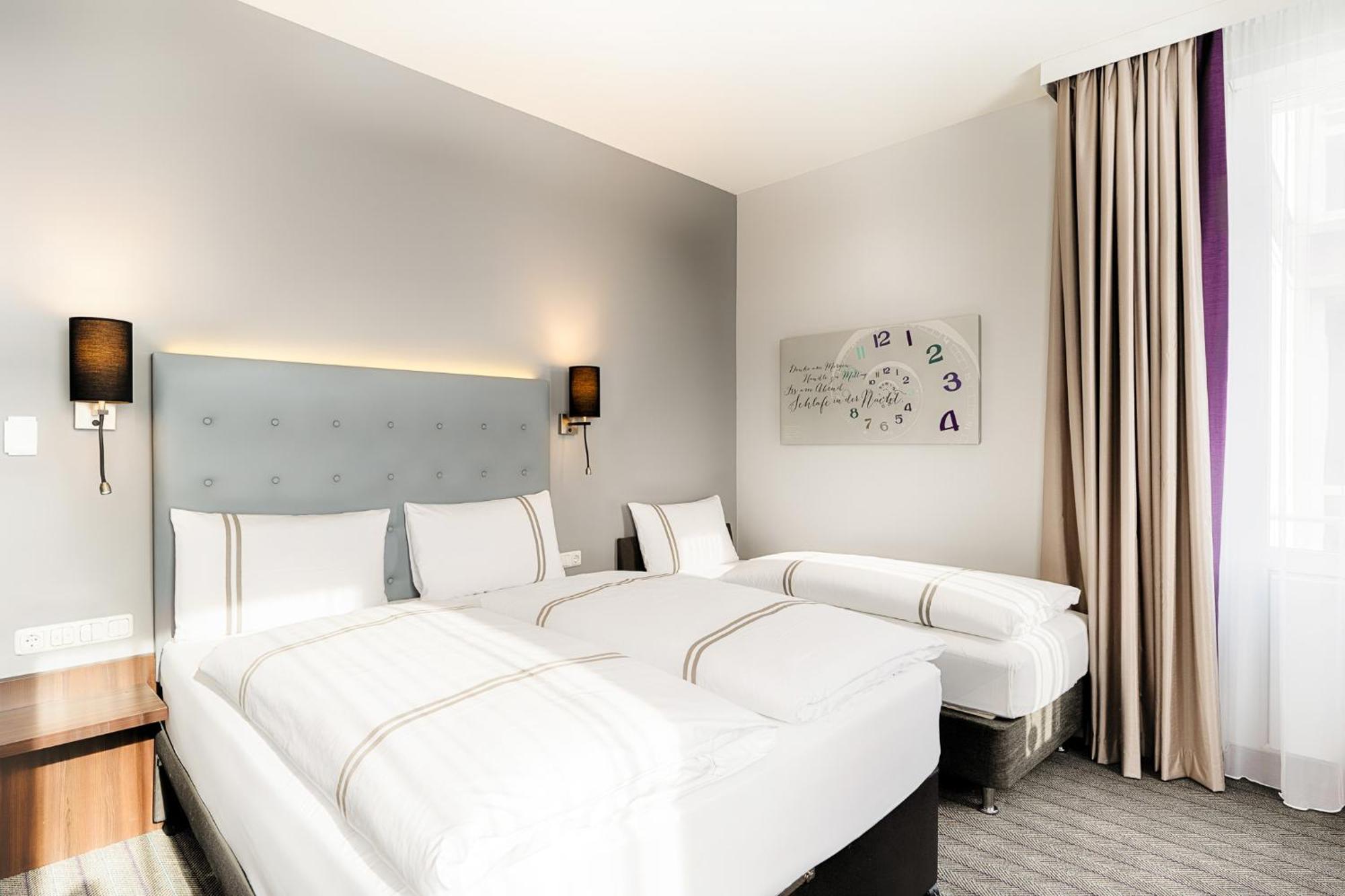 Azimut Hotel 3*